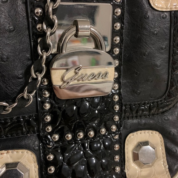Guess Chain Shoulder Bag - Picture 4 of 11